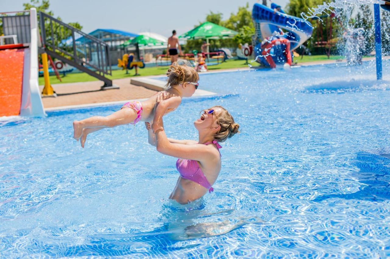 Отель Sportium Очаков Экстерьер фото